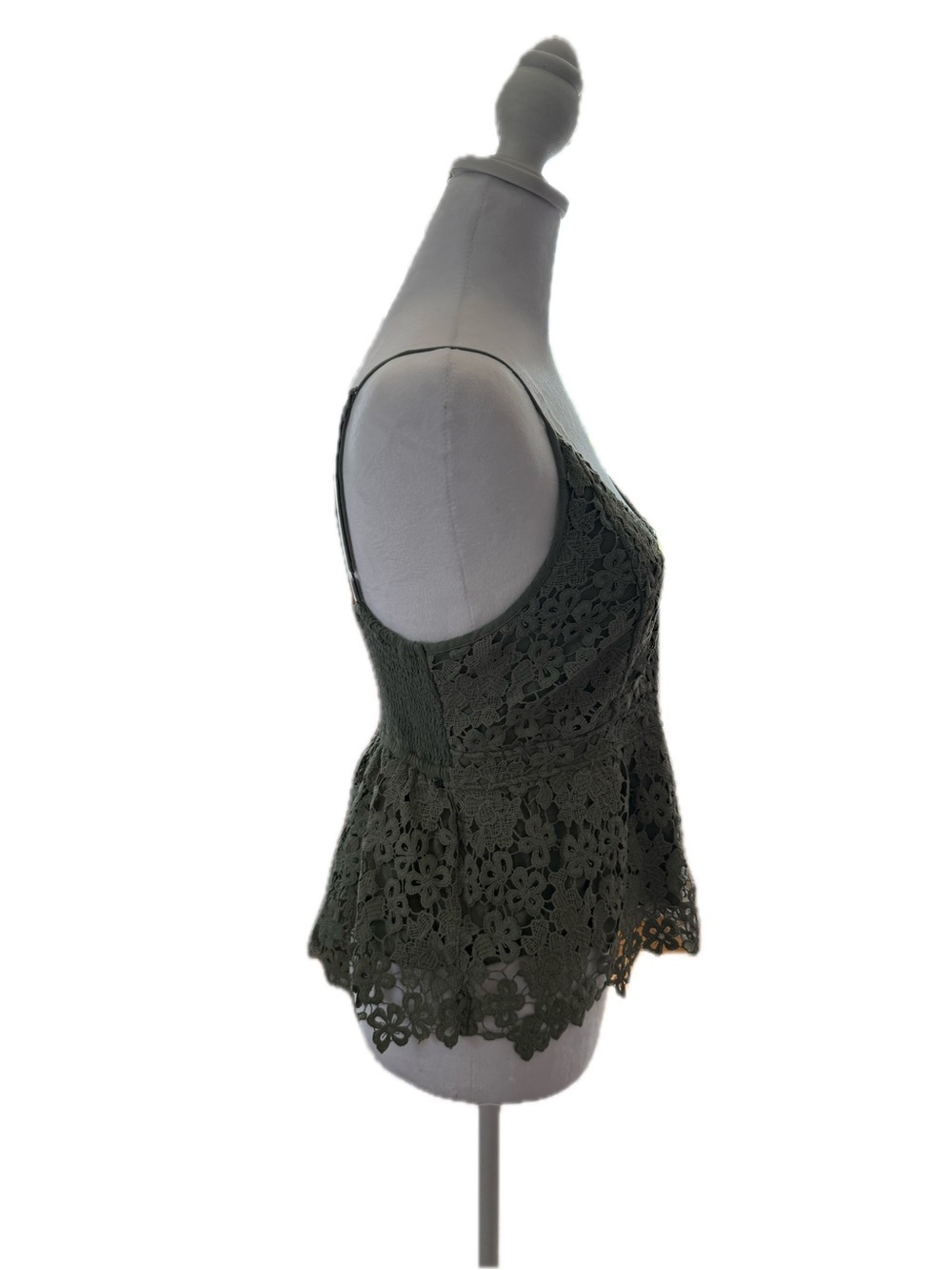 ABERCROMBIE &FITCH Lace Floral V-Neck Peplum Cami Top in Sage - Picture 4 of 9
